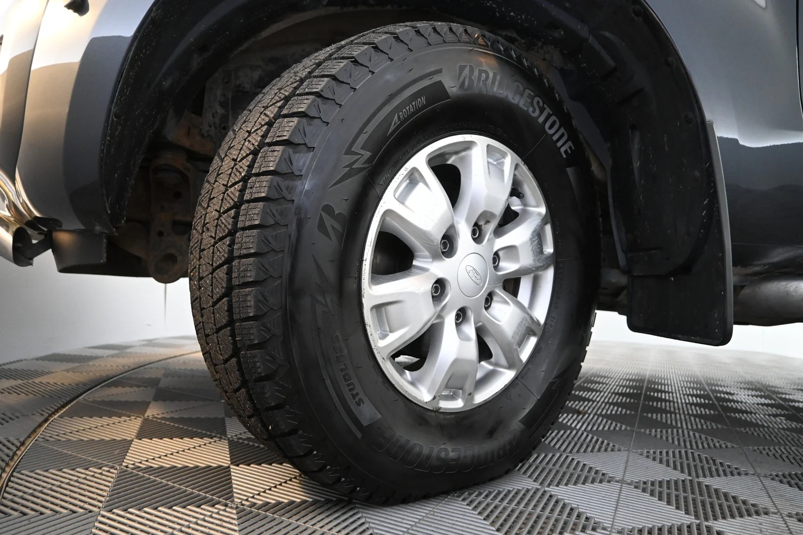 Car Image - Rq1jARmDImVJDFM52PQFI