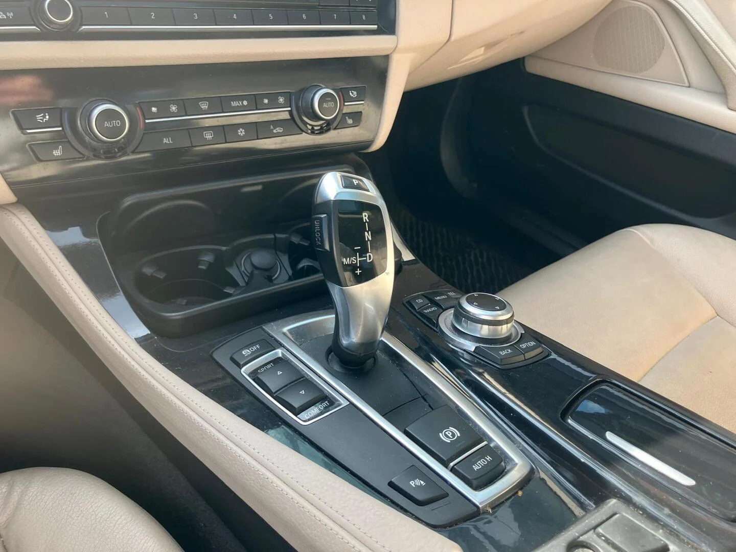 Car Image - 2IUKqYTDwJOGIBfT2Vx3KS