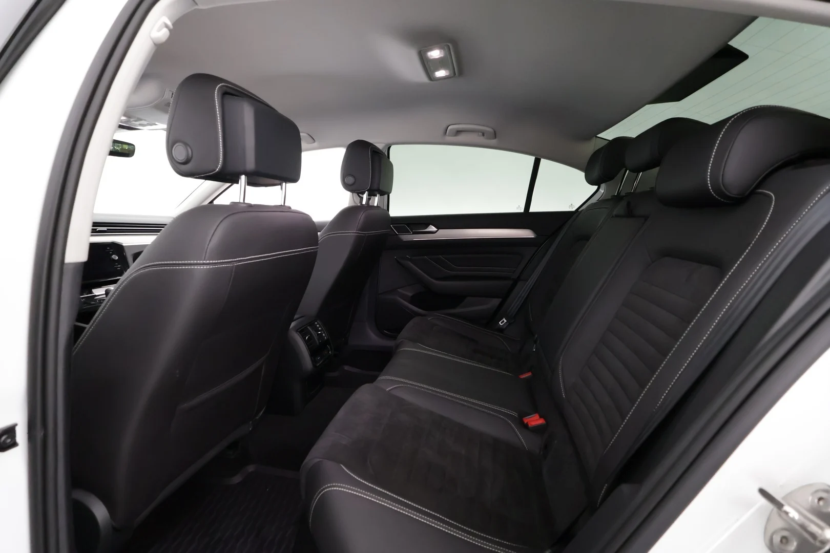 Car Image - dbpsPVn8iqfP5SgteeVfh