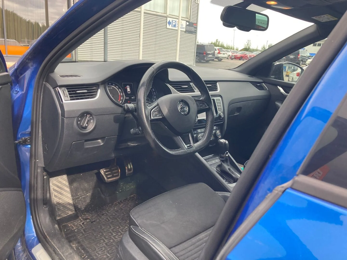 Car Image - 3RPLhLTITcuovht4F8HctO