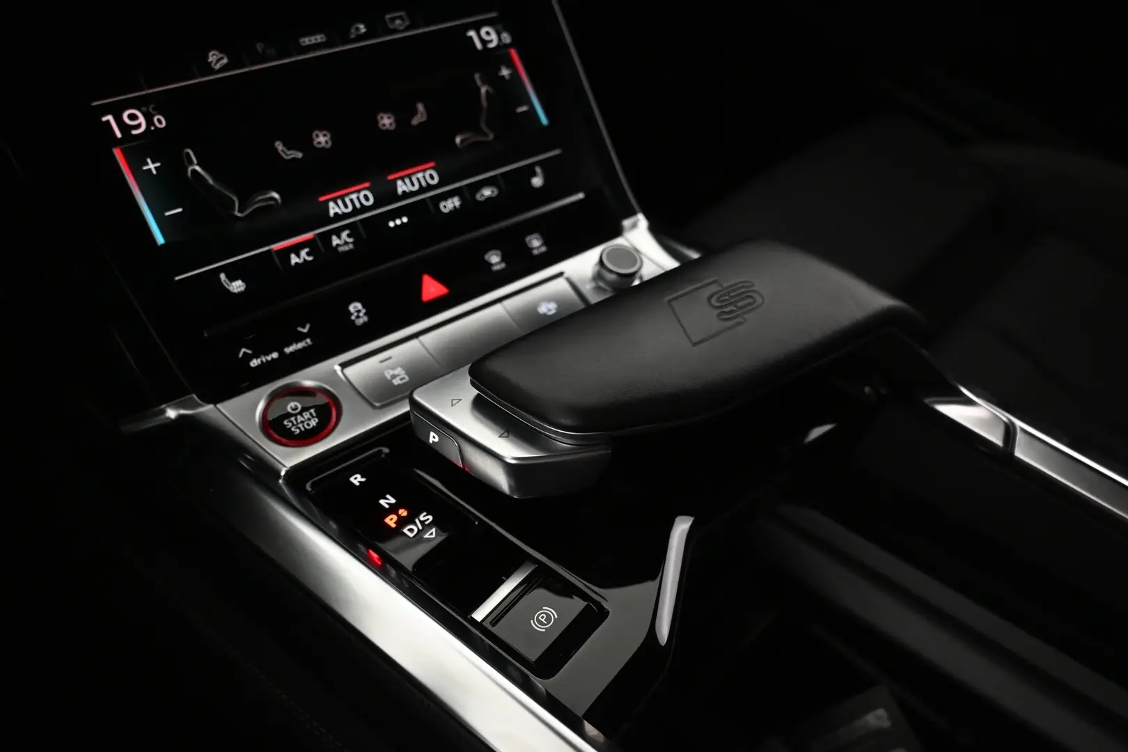 Car Image - 6o3T03baz5iYasDWG9Gsho