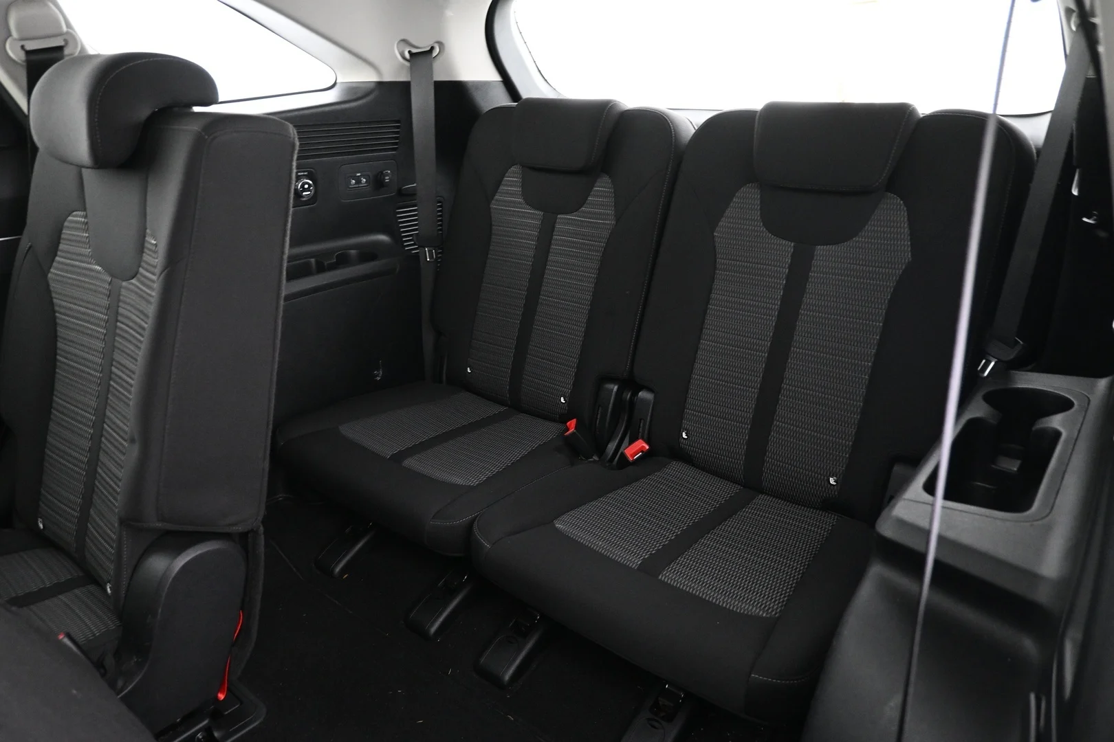 Car Image - 3P4PIMcS3LyDyEdvNjOeZu