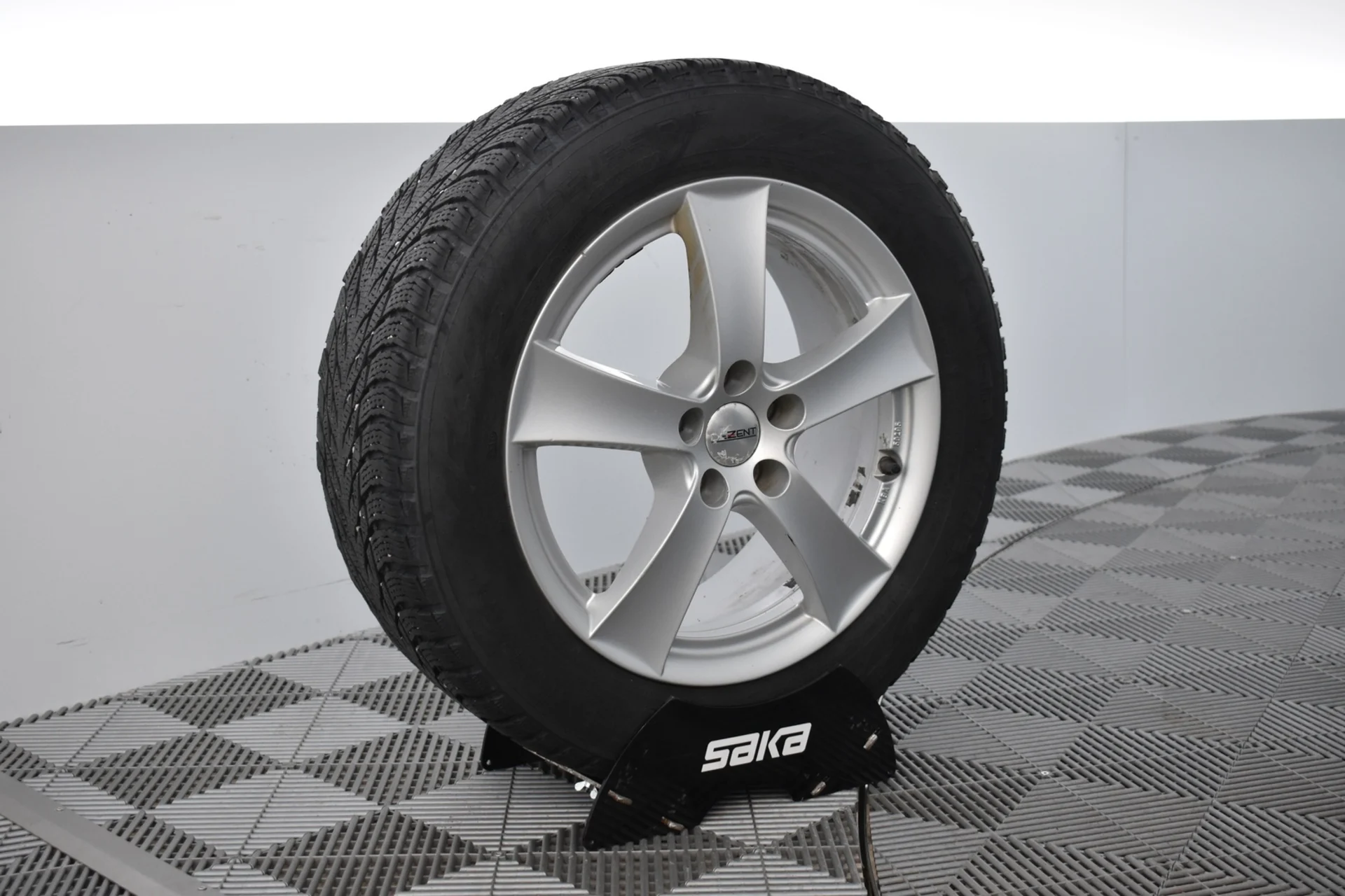 Car Image - bAo5caeL3b3eIEMPE7T9V