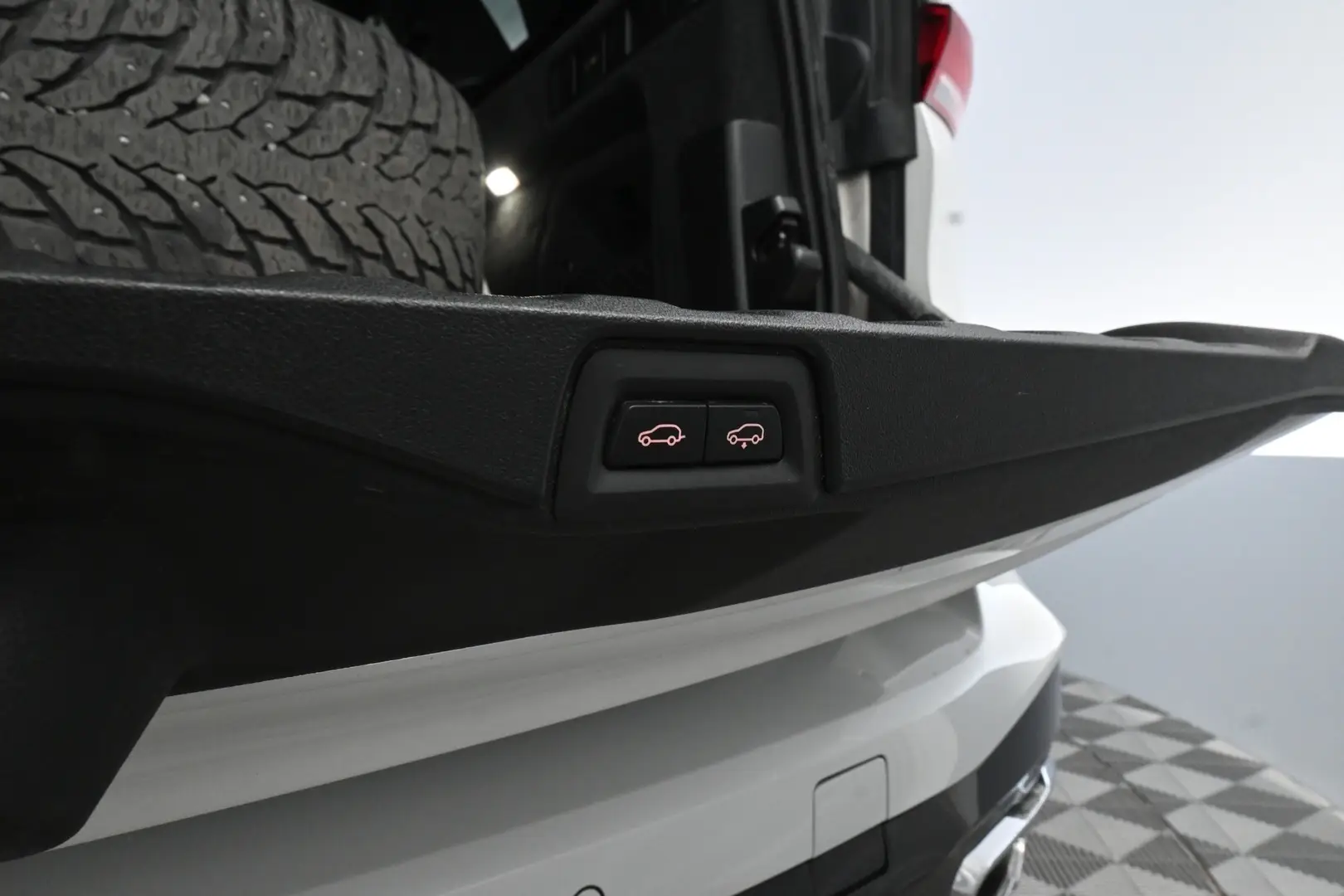 Car Image - Sv62XHijIJm7wCdT6iU6F