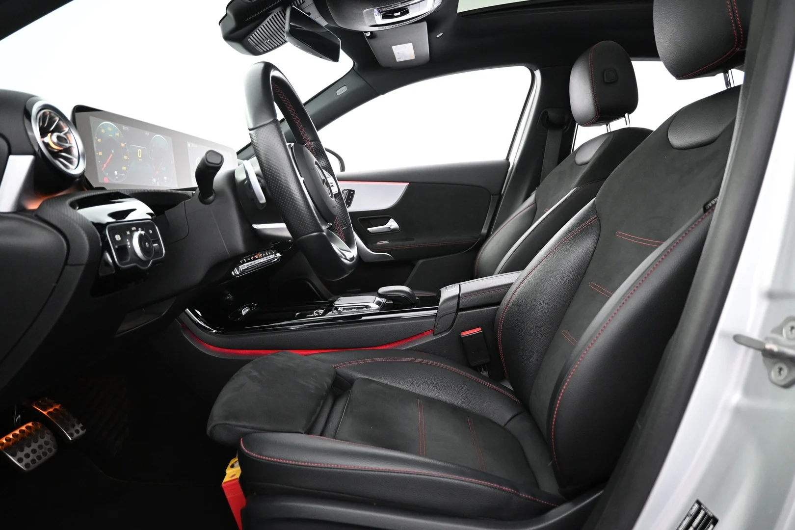Car Image - 2LoqmpisSTPi7fncShVfVF
