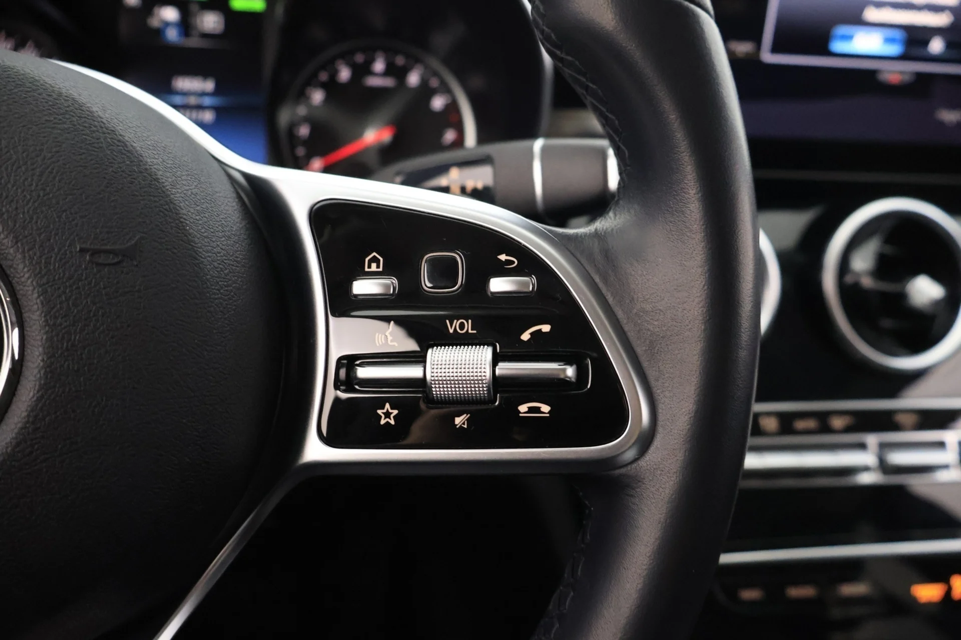 Car Image - 43f43dLUbCzLxHLRboyC0X