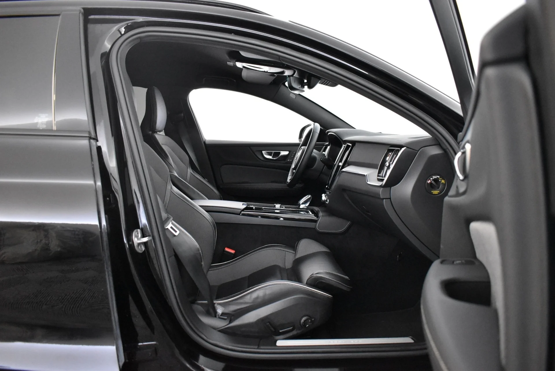 Car Image - 60snDbhJakJ9PqSUmY2WzU