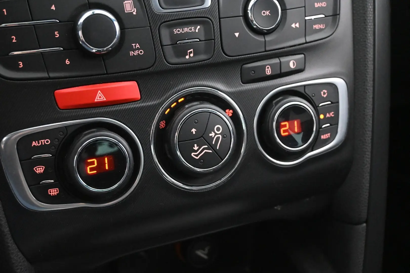 Car Image - 2asm22Y6d2rcJPq2llw8tb