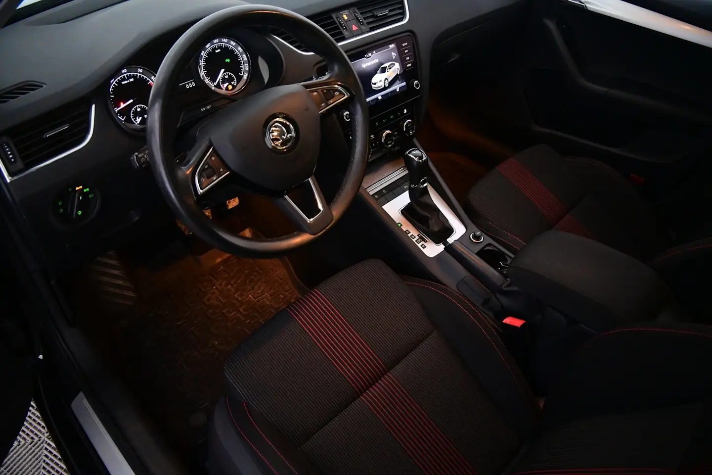 Car Image - sdPKxsGzL9kKH438wTOgi