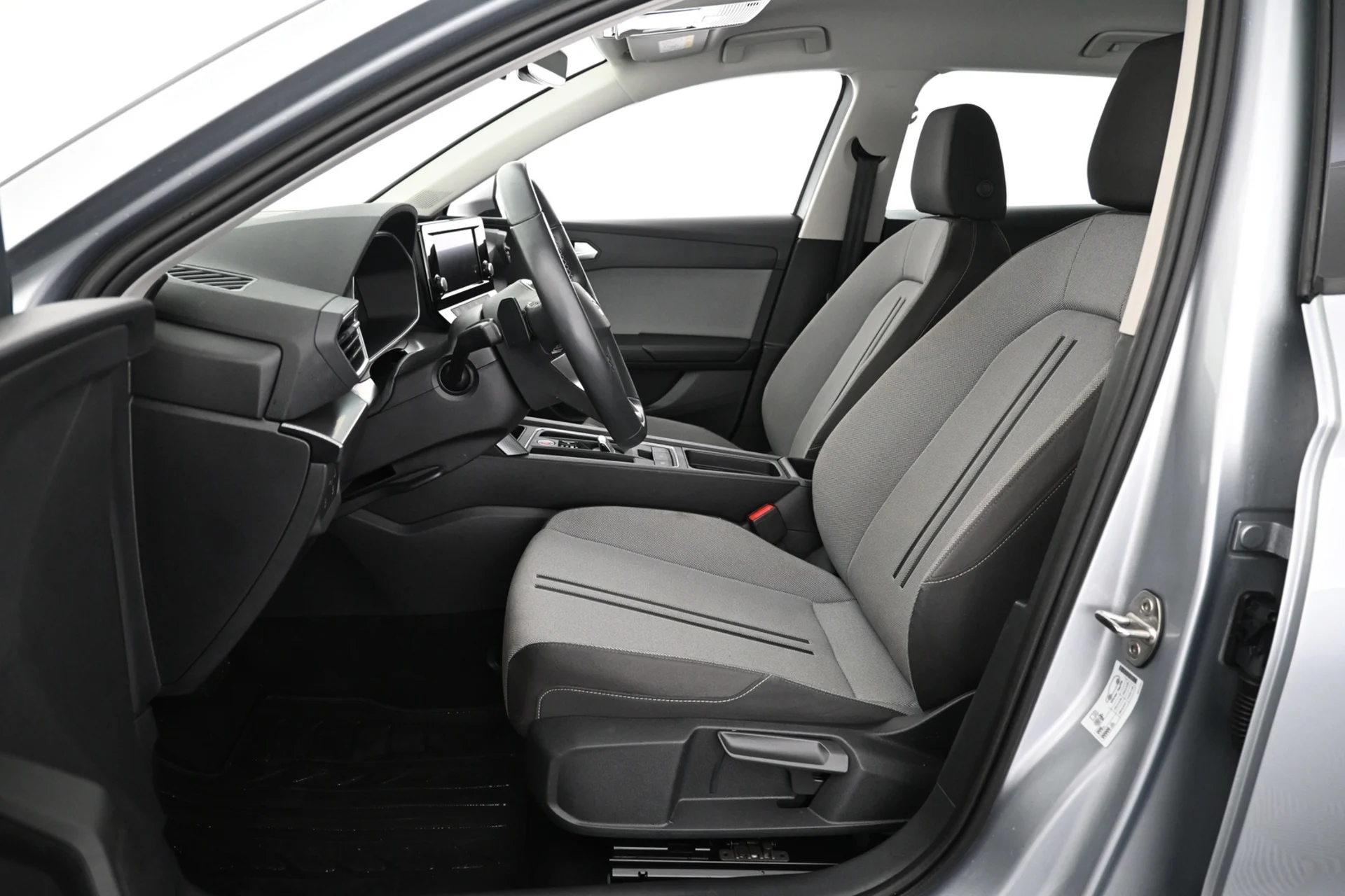 Car Image - 6AbqZGsTMTA8fTOLOS6JeK