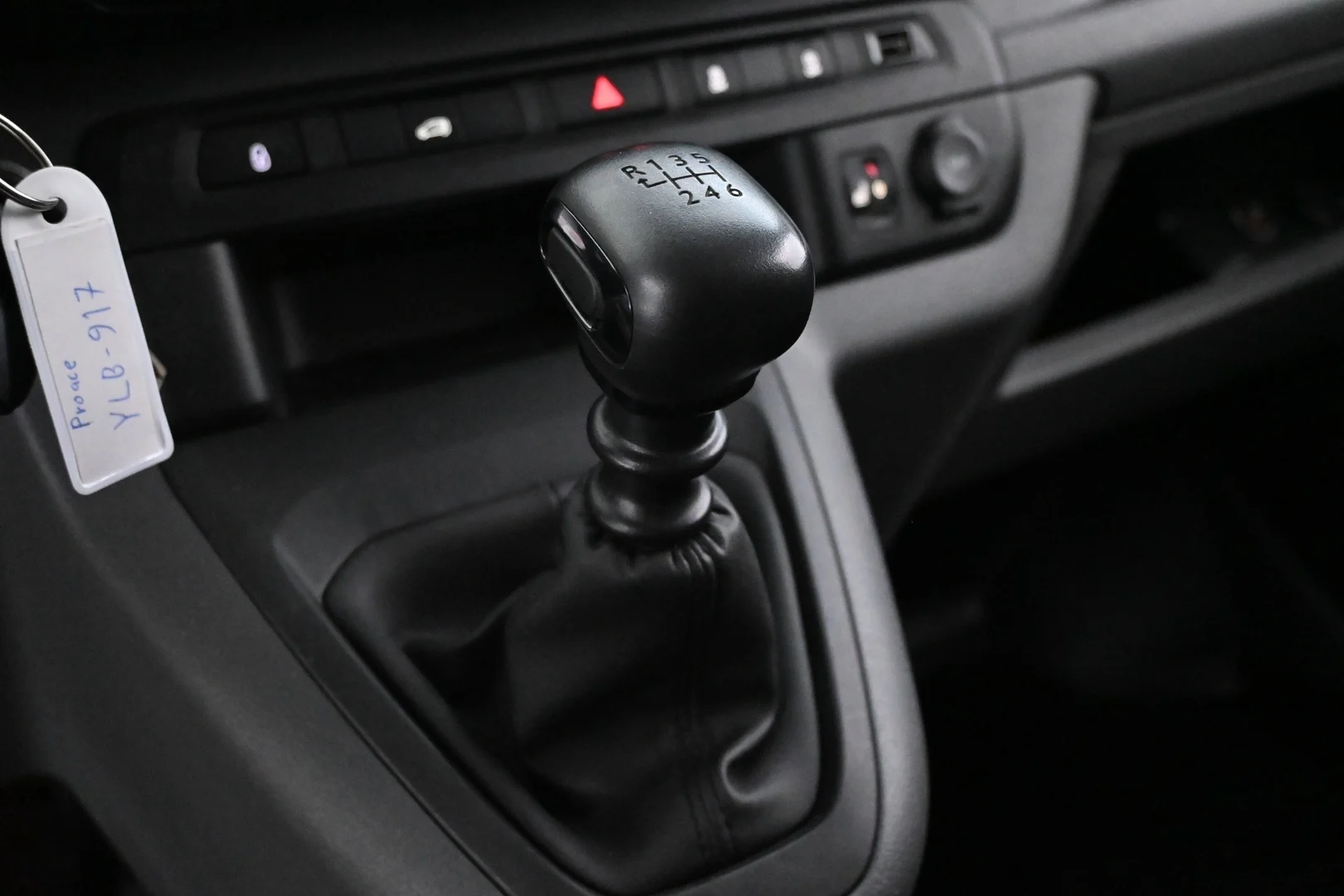 Car Image - 6NWsVnRljGOCtaGxndhh2J