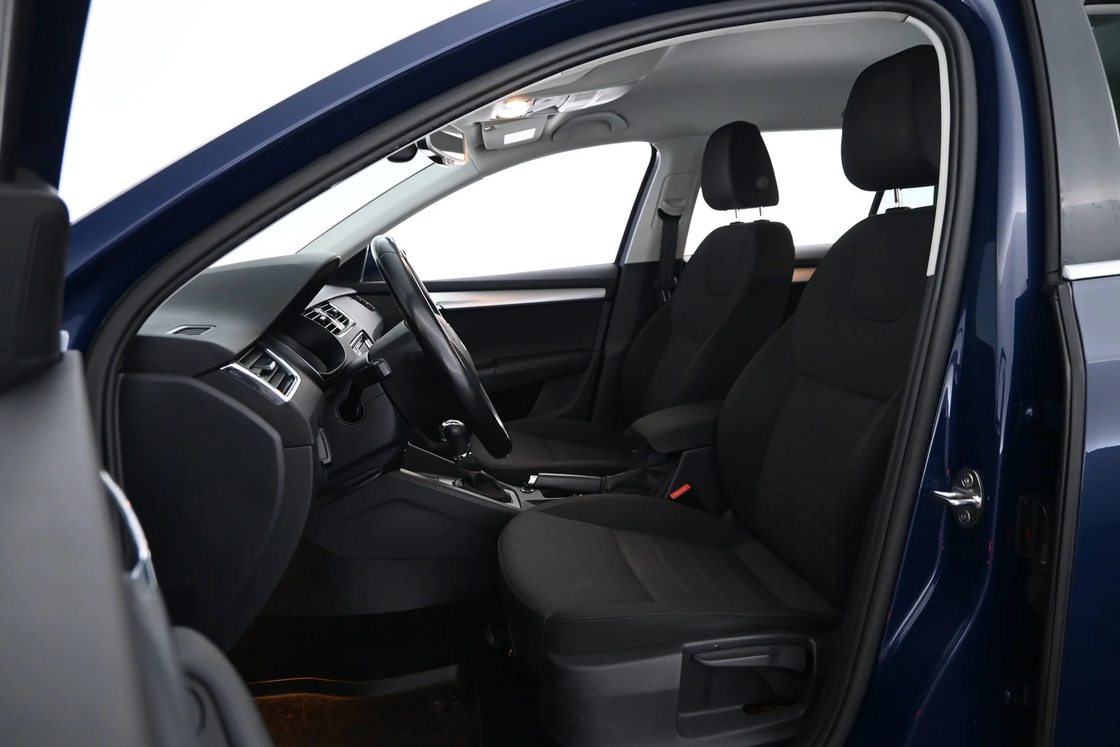 Car Image - 3xb2r0DNTAVQ2aTAB0mkCf