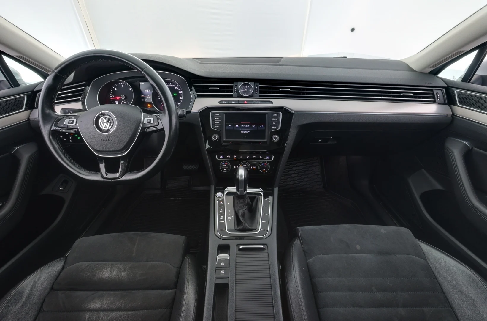 Car Image - 79y9ujzms06E6jqRuoKgwj