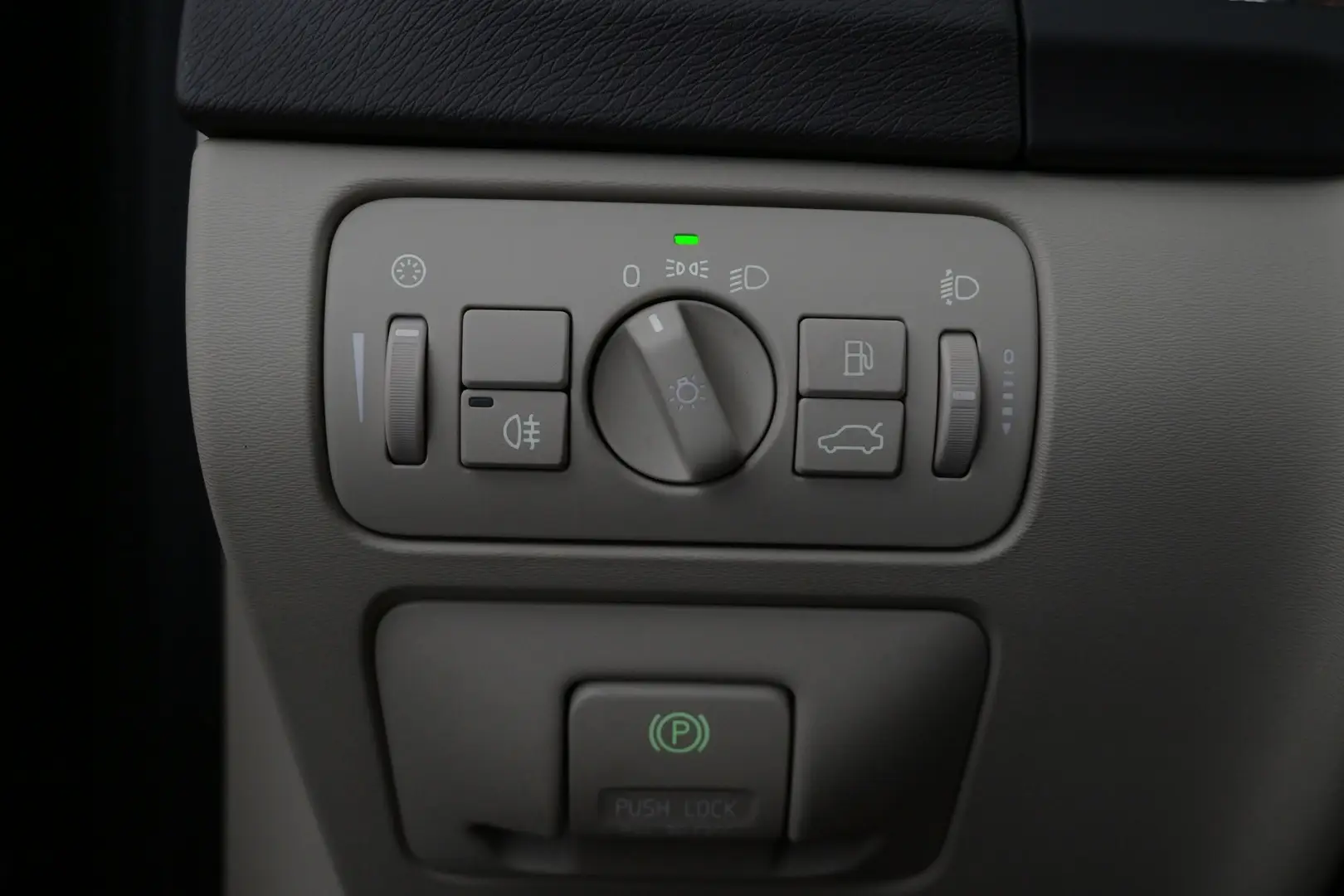 Car Image - 7gdoDuqGRWMU4jFxGaJ6KN