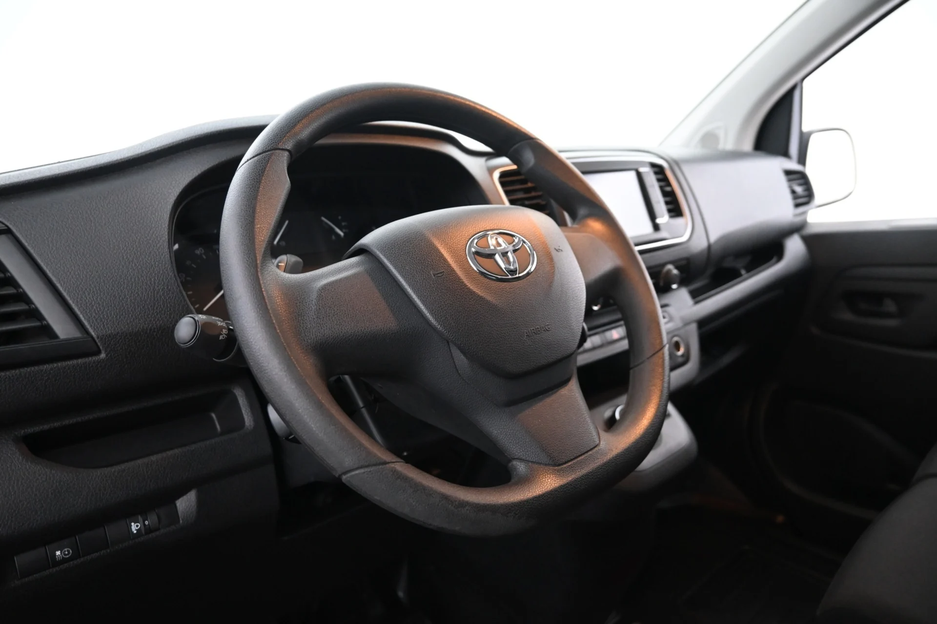 Car Image - 9EoCrdpPeERf2IDfE0FAm