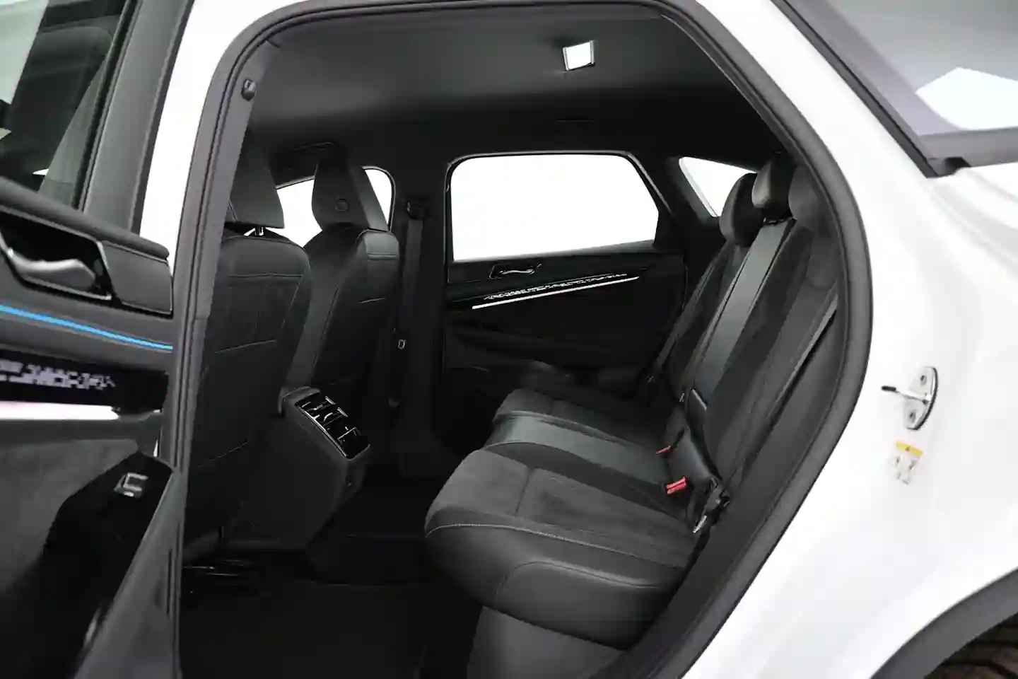 Car Image - 3WA0w2JlFmLKBLIH7T5iMe