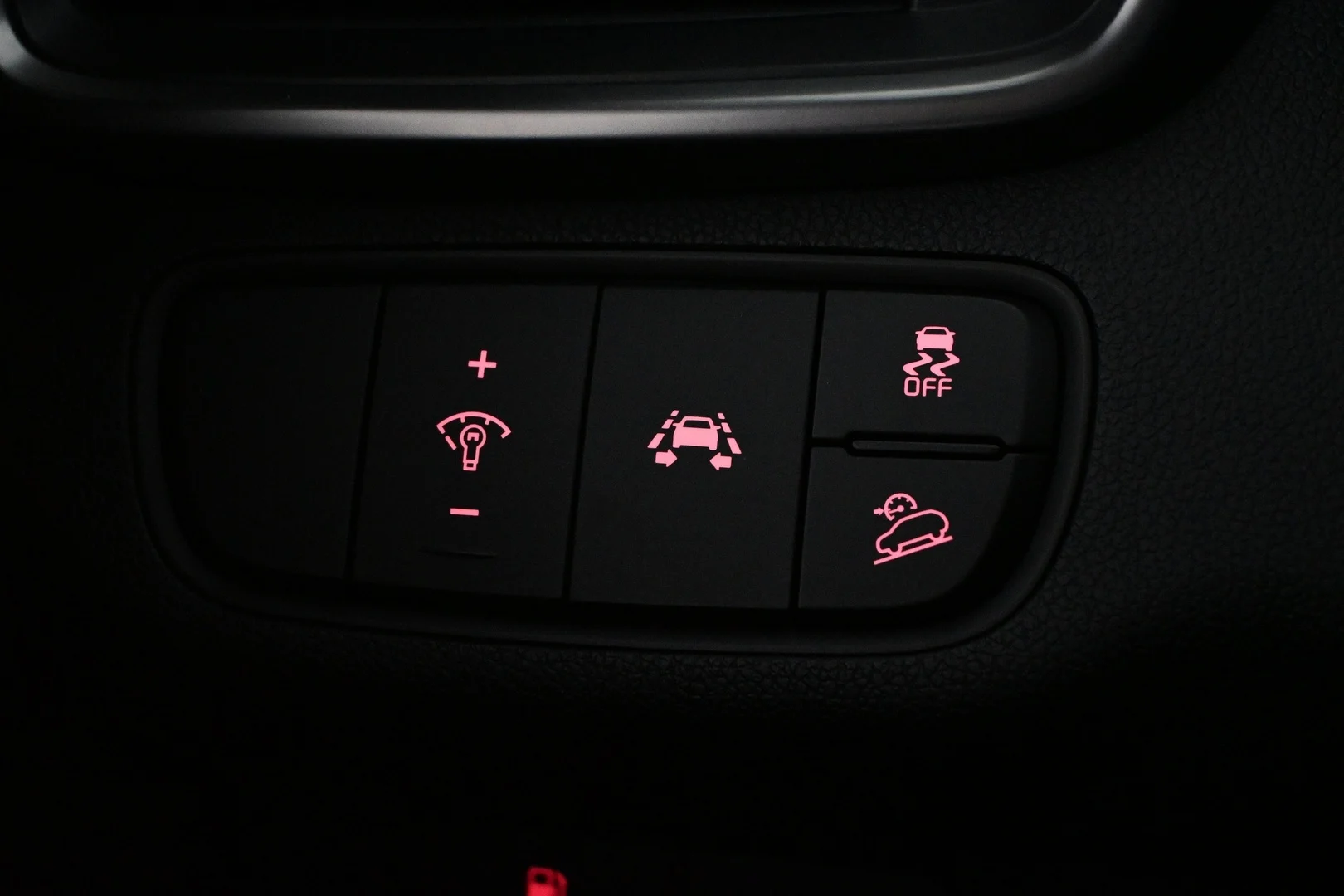 Car Image - 6q16tHMAg9YufhGoFBycTb