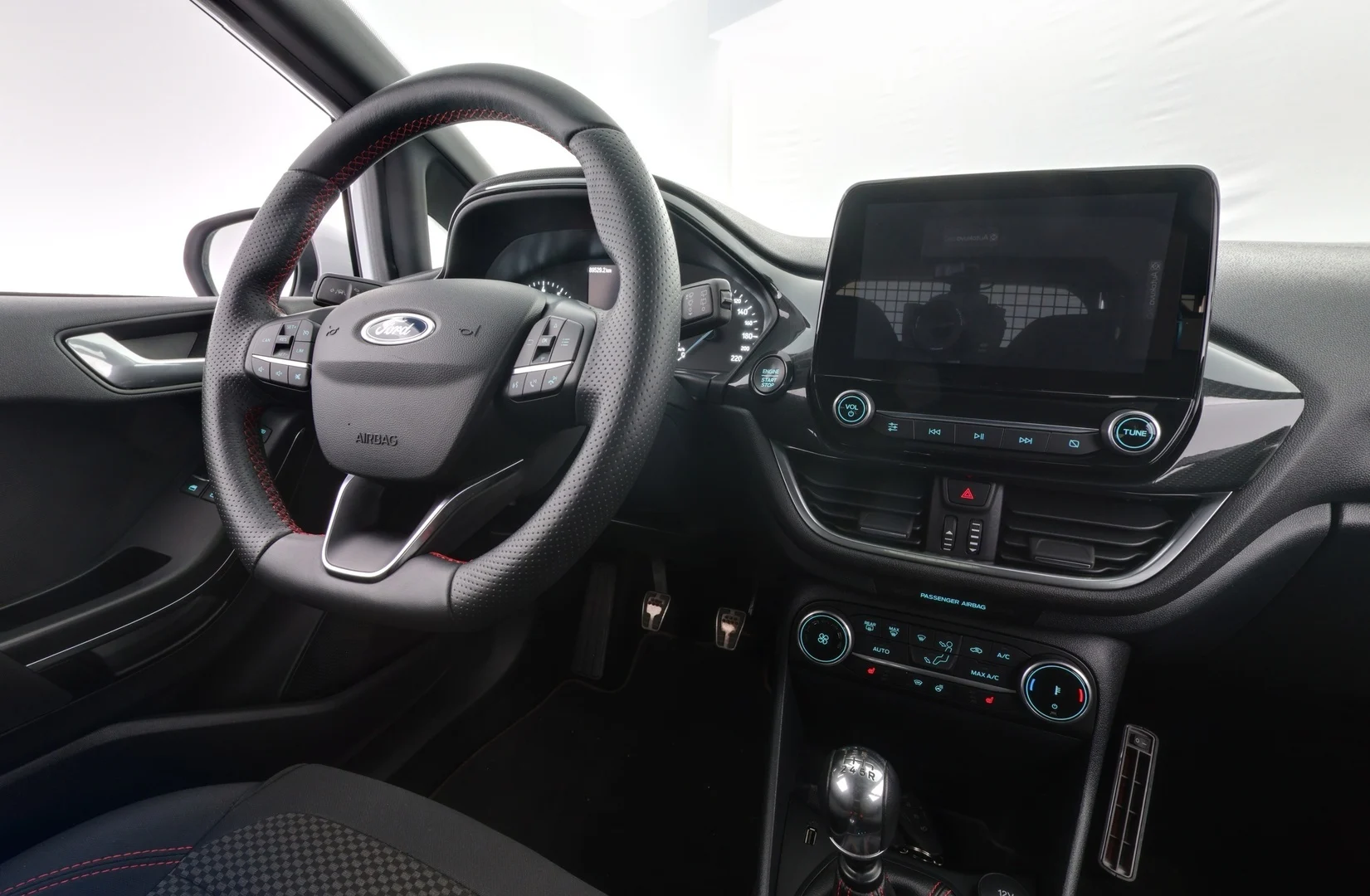 Car Image - 7b6WxDkNgpiBd0rZfhM9jK
