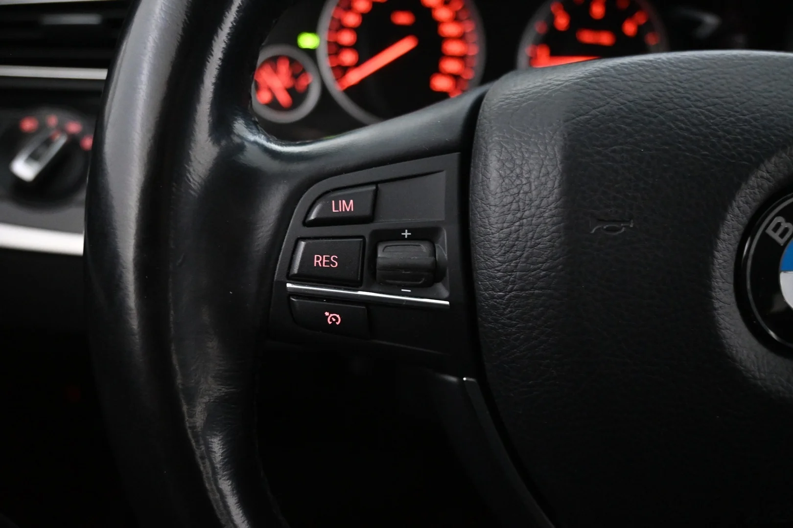 Car Image - 53mm3YxiO2YJuxRFDCdBo0