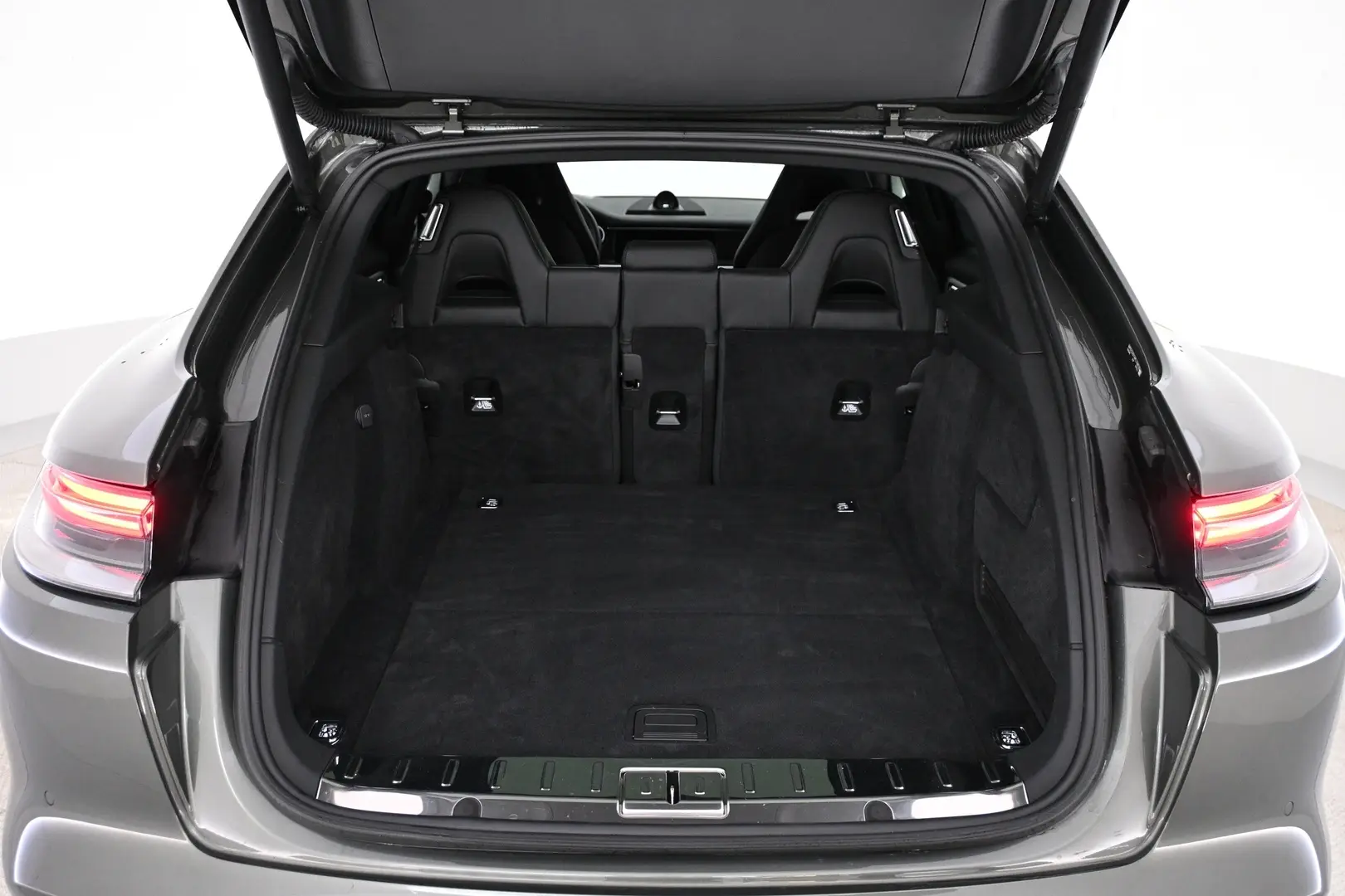Car Image - 6tqKy0S5IRDZYECjJr0mW9