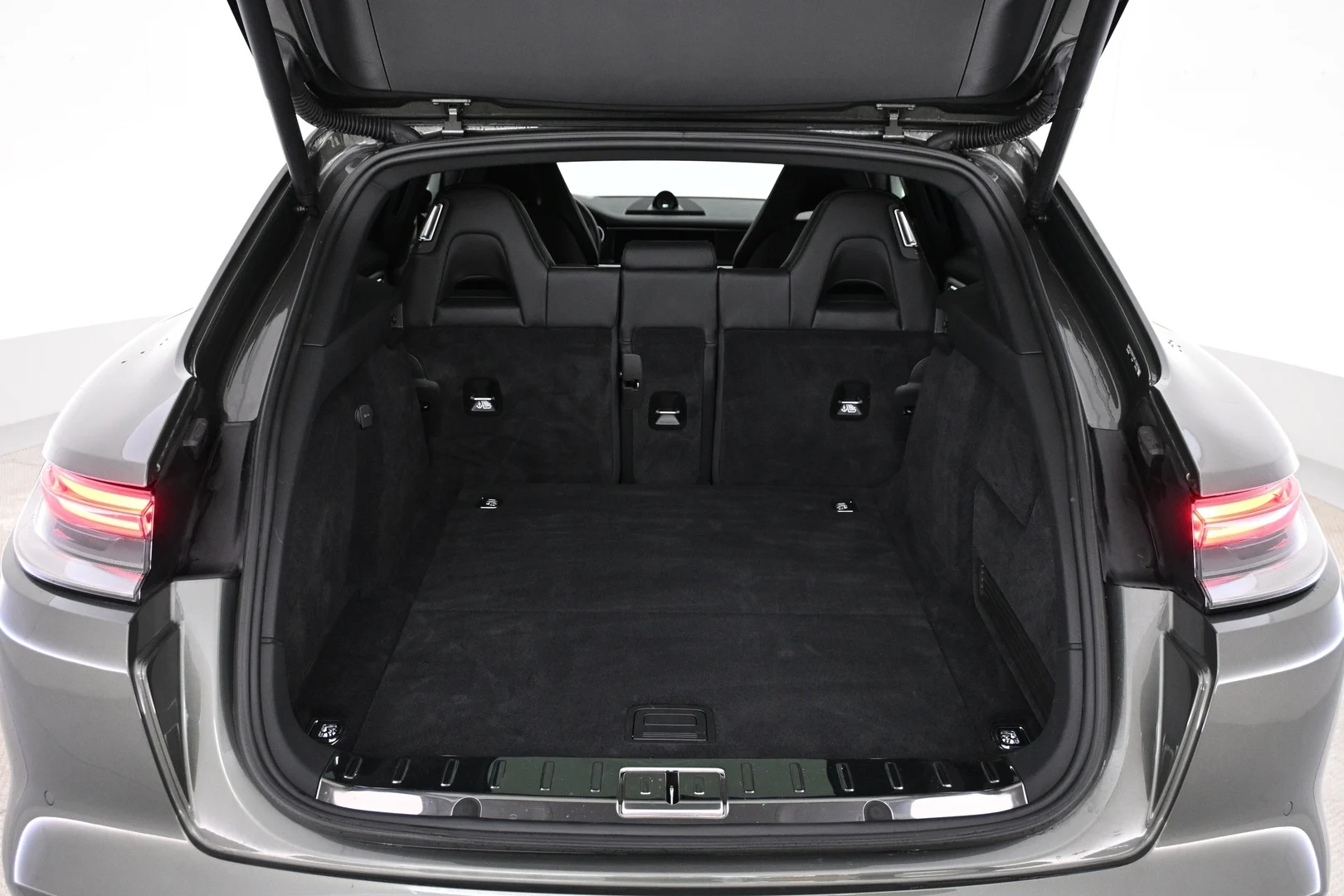 Car Image - 6tqKy0S5IRDZYECjJr0mW9