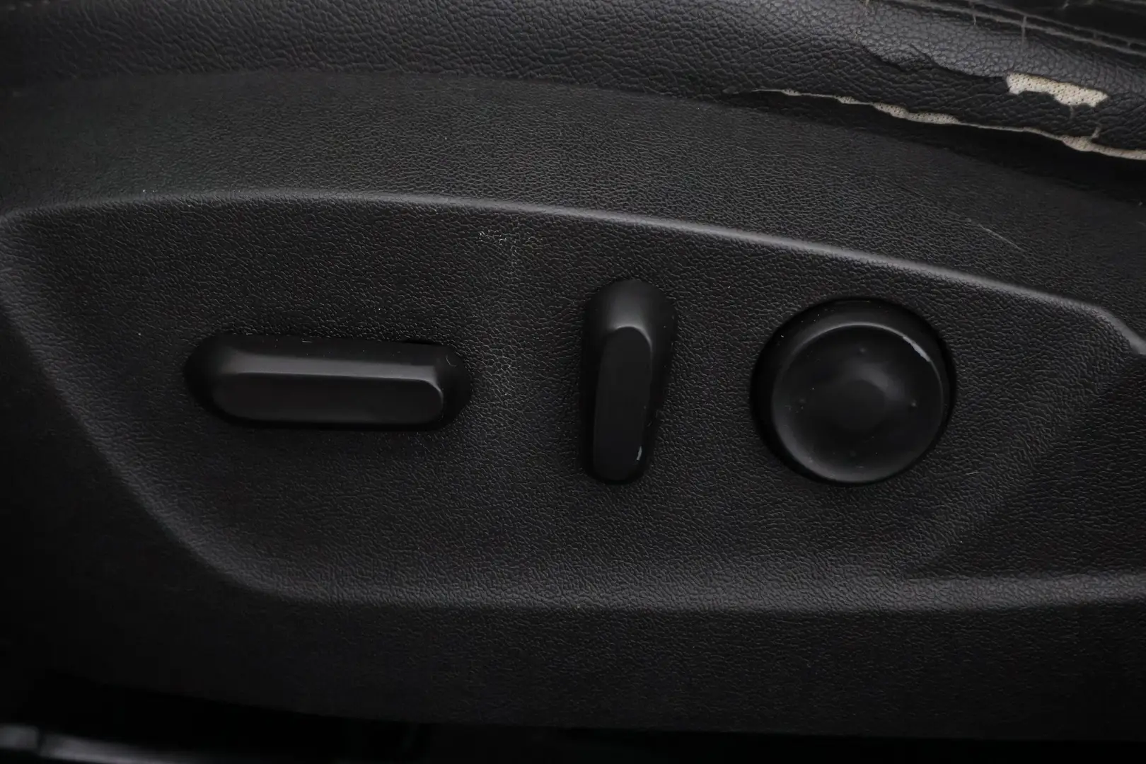 Car Image - 1aKUHnX1JDkFvxR7H8yOoL