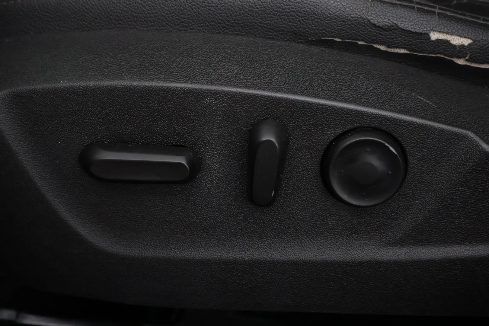 Car Image - 1aKUHnX1JDkFvxR7H8yOoL