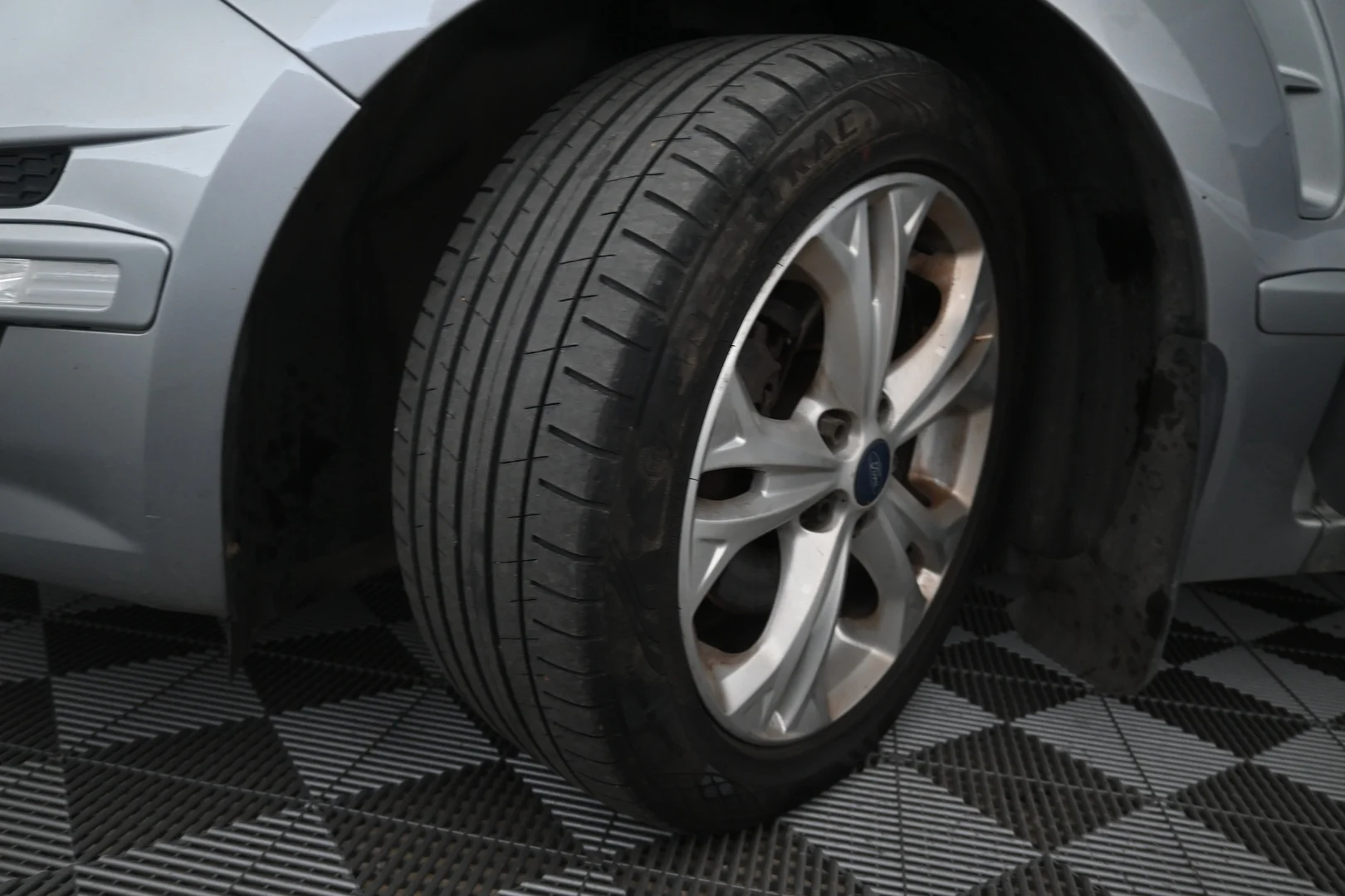Car Image - 2cNQ7mdBQmKum51xKXoVMH