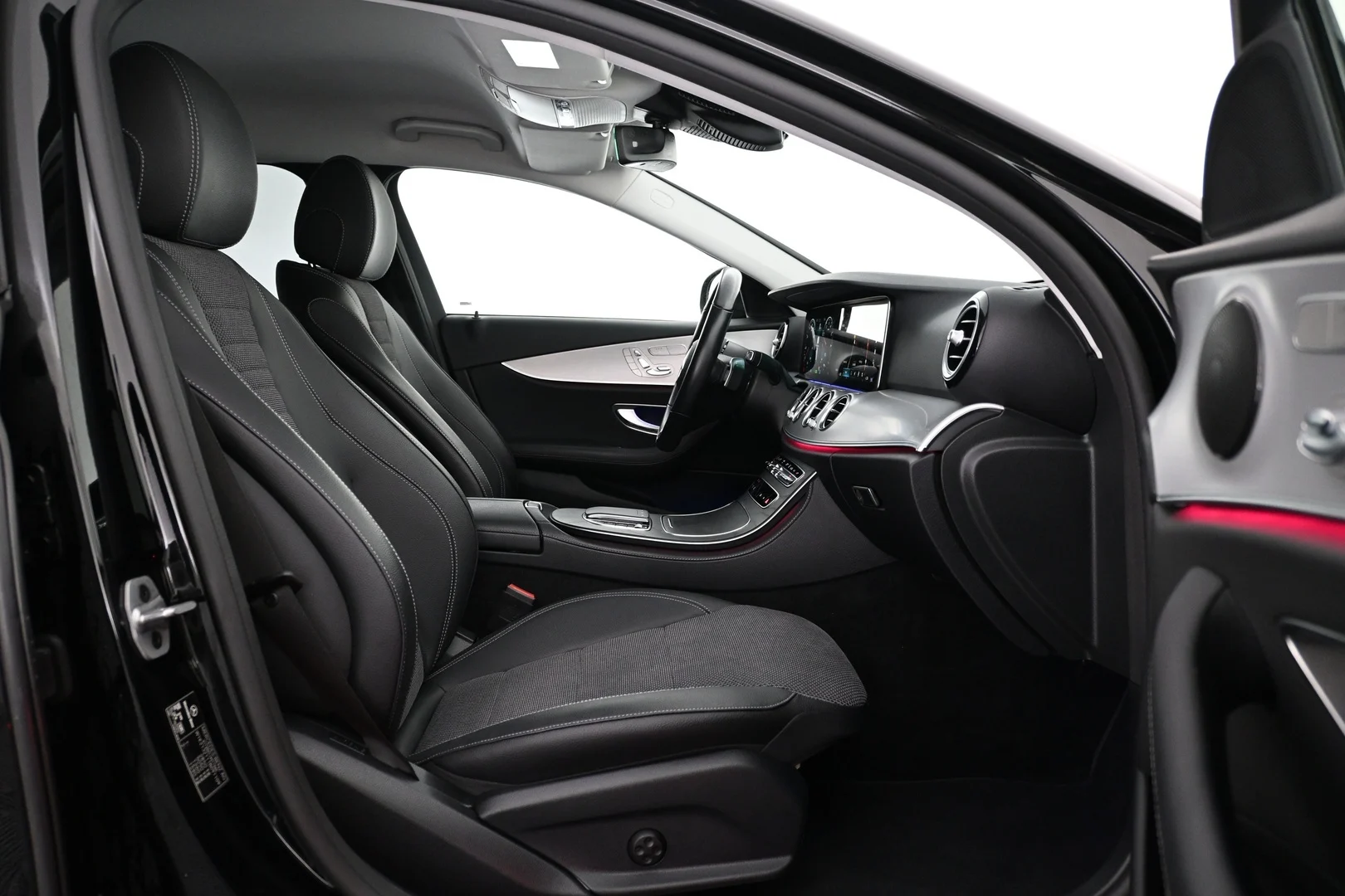 Car Image - 72WFC3lajZL1tYyqAk1cUI