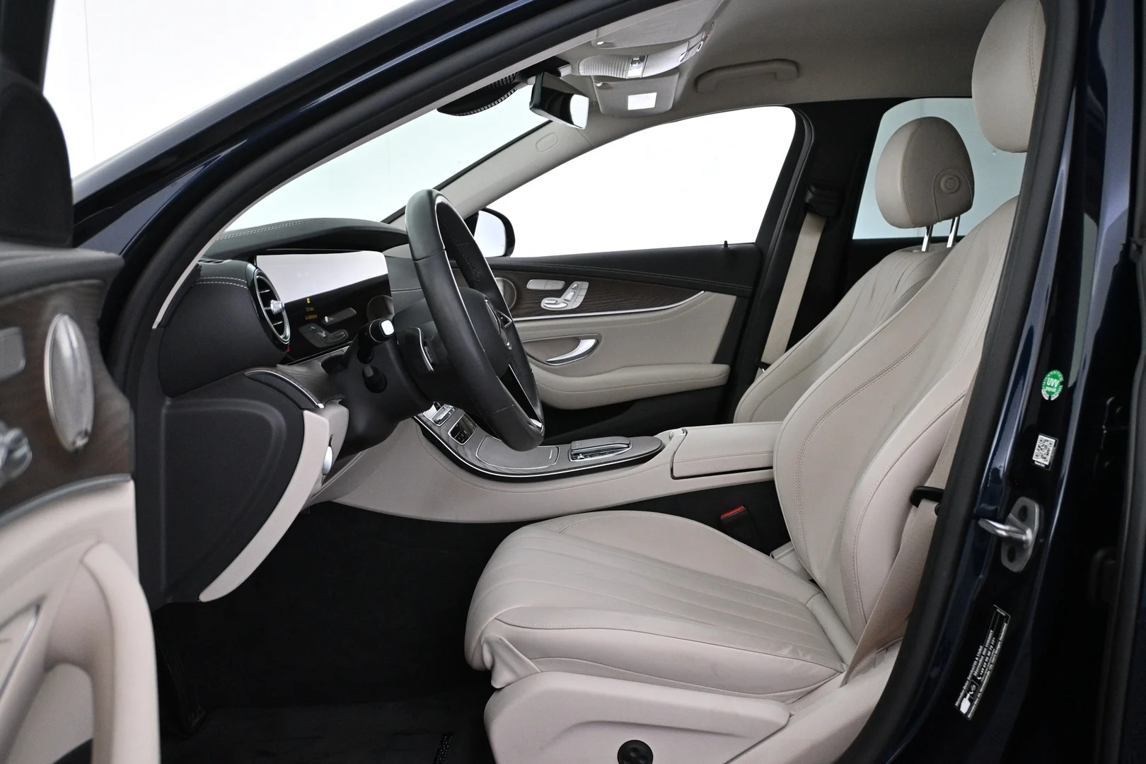 Car Image - nkfubx2hWI83IzQ4HHEzR