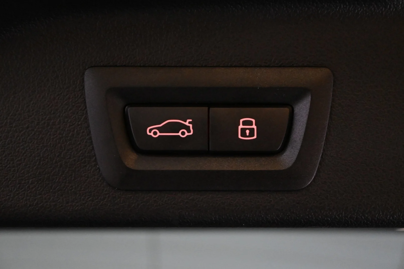 Car Image - 7kx3i8ShsB2eN0p20tPnHg