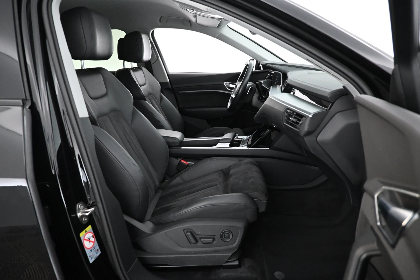 Car Image - 28FagtvhItZnIJ6KPV79wD