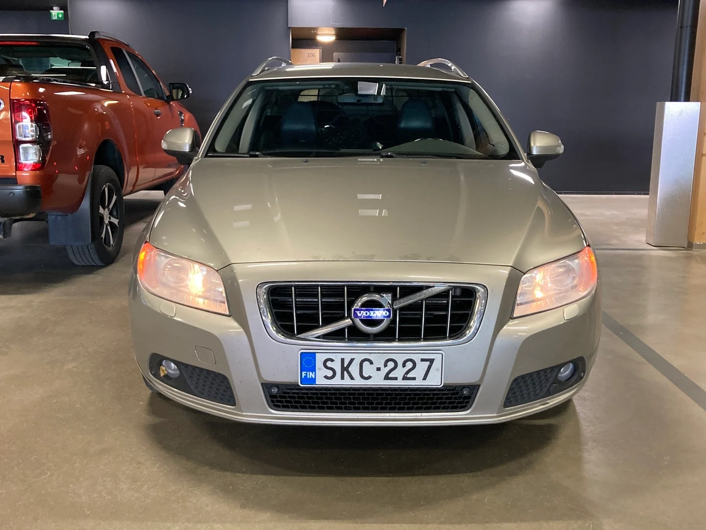 Car Image - 6Y1TLdCCZ0f3Tz5jrm8QWk