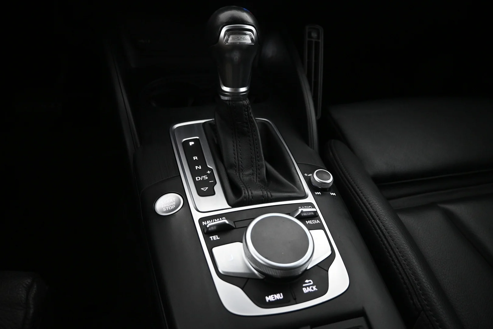 Car Image - 4Q2I3O1SQTlZPGtwA0slb2