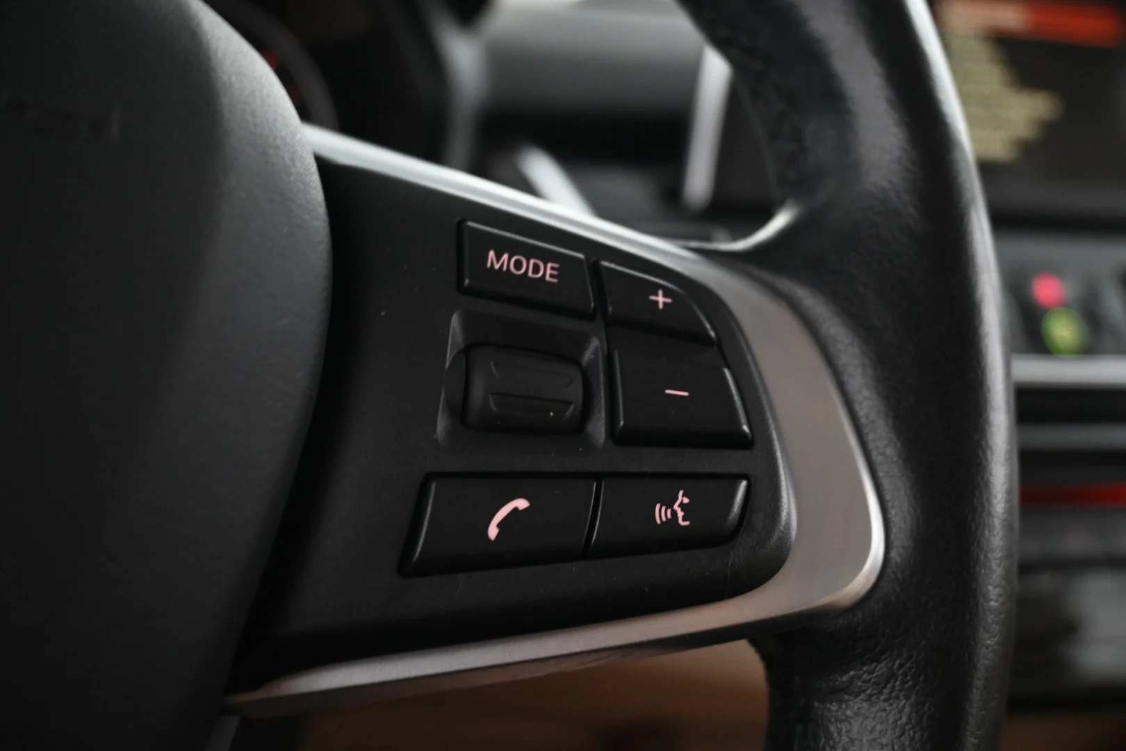 Car Image - 5lLAVrAinPbwm4wrFVx4fL
