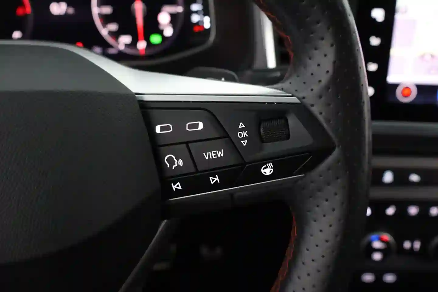 Car Image - 2IDL9CaAIrZQ7dg9oBM20G