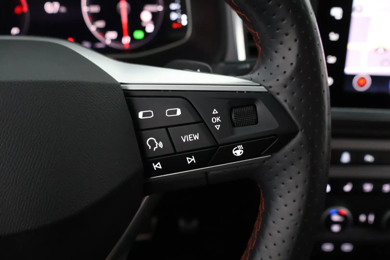 Car Image - 2IDL9CaAIrZQ7dg9oBM20G
