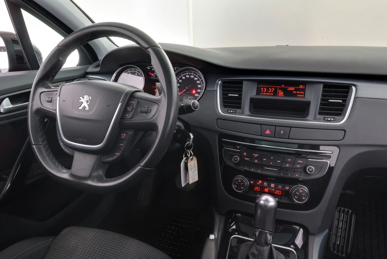Car Image - 1PlBwZWswNSi4Eggo3Vwg3