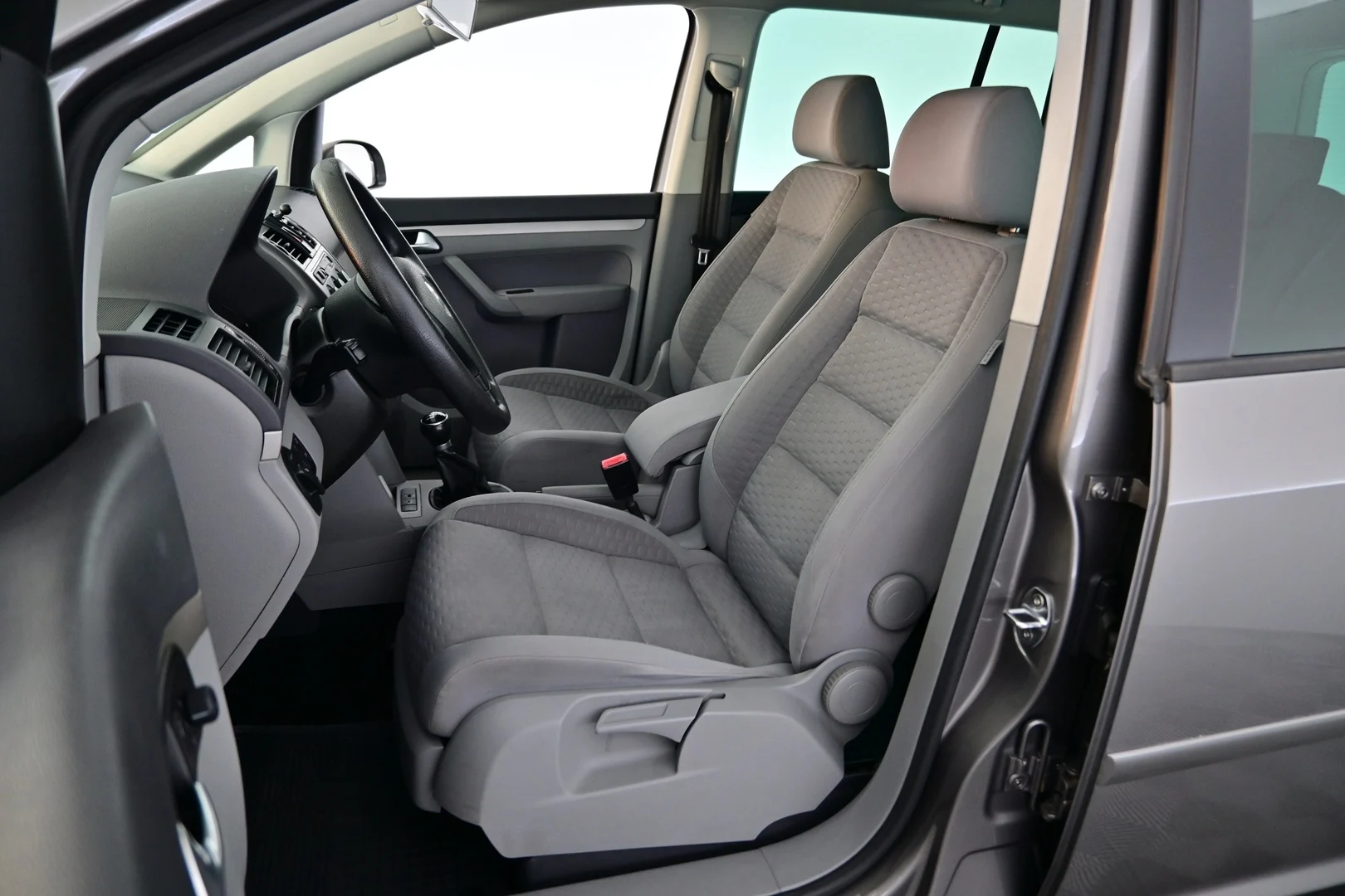 Car Image - 4Z0287GfjuC3qneJctJ3zr