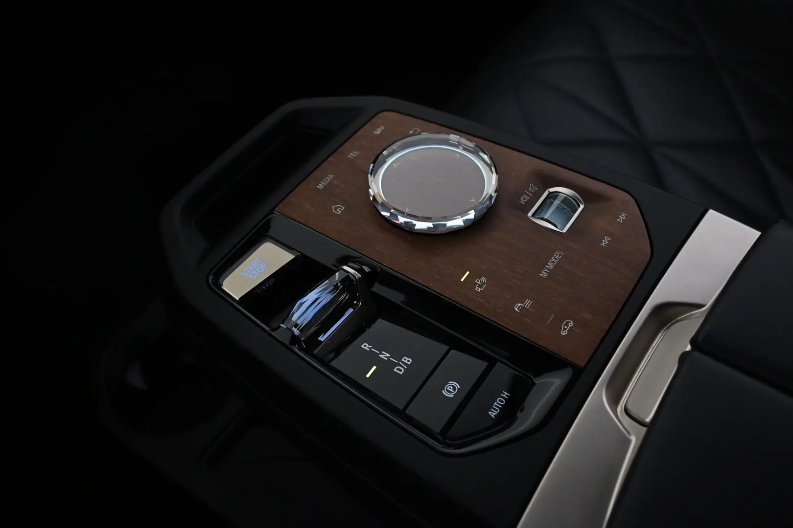 Car Image - 2zbYadMZMNzjxGrtlRPLb0