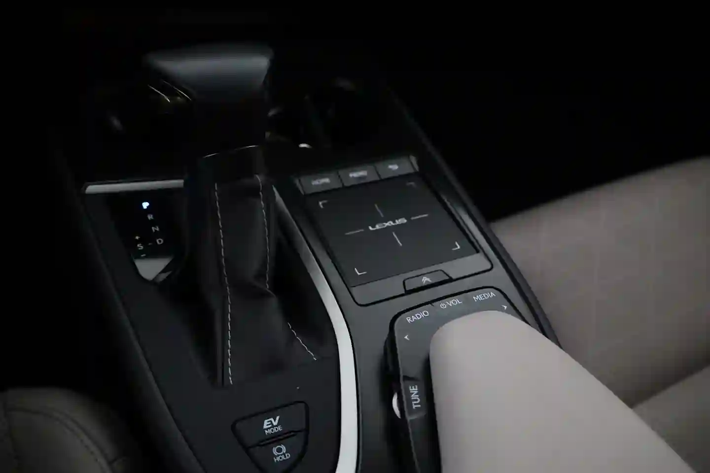 Car Image - 5W3fYYVt907P4hv1aem1RE