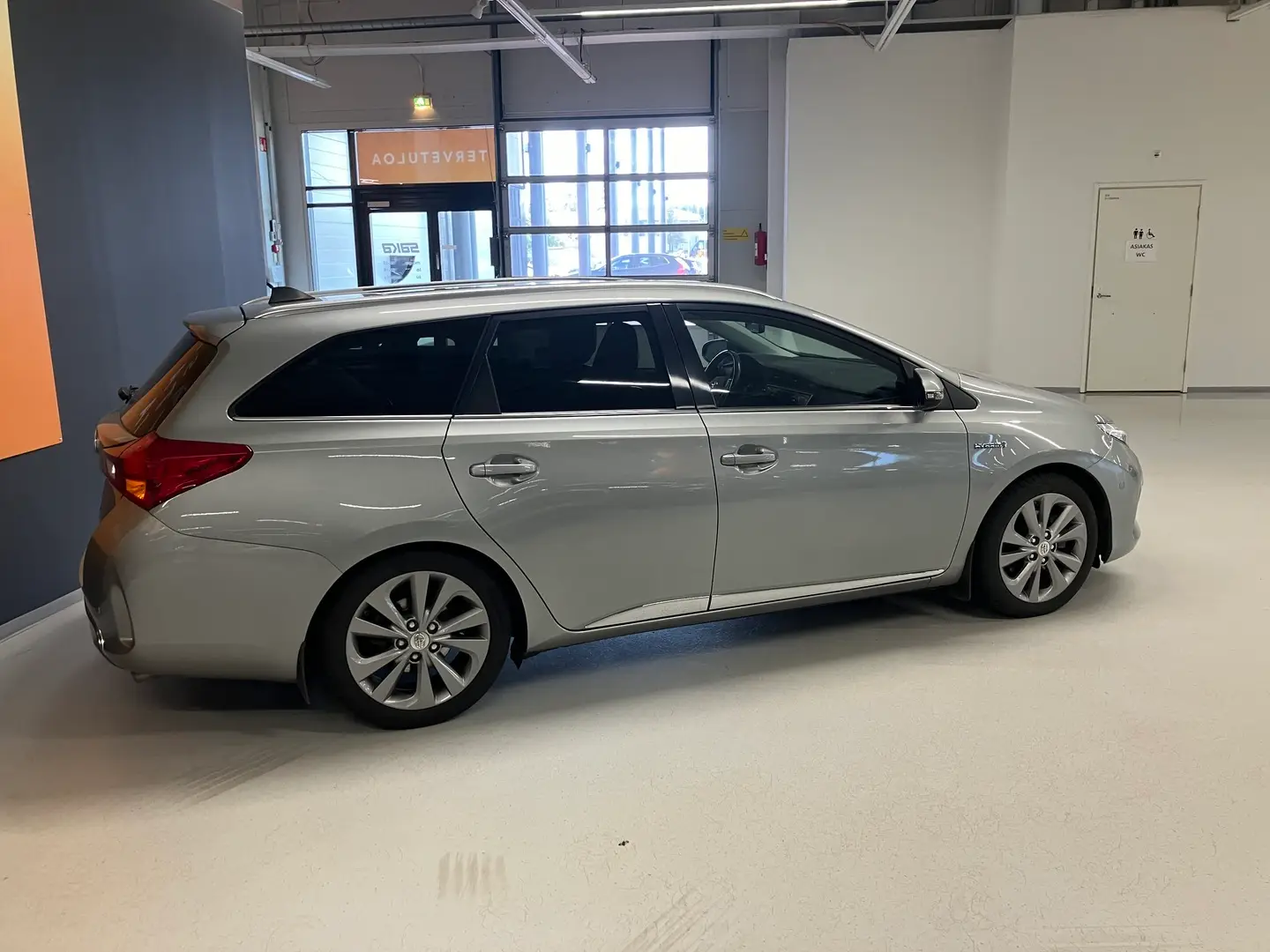 Car Image - 27k5CbjvvFOzCiZisNXw7O