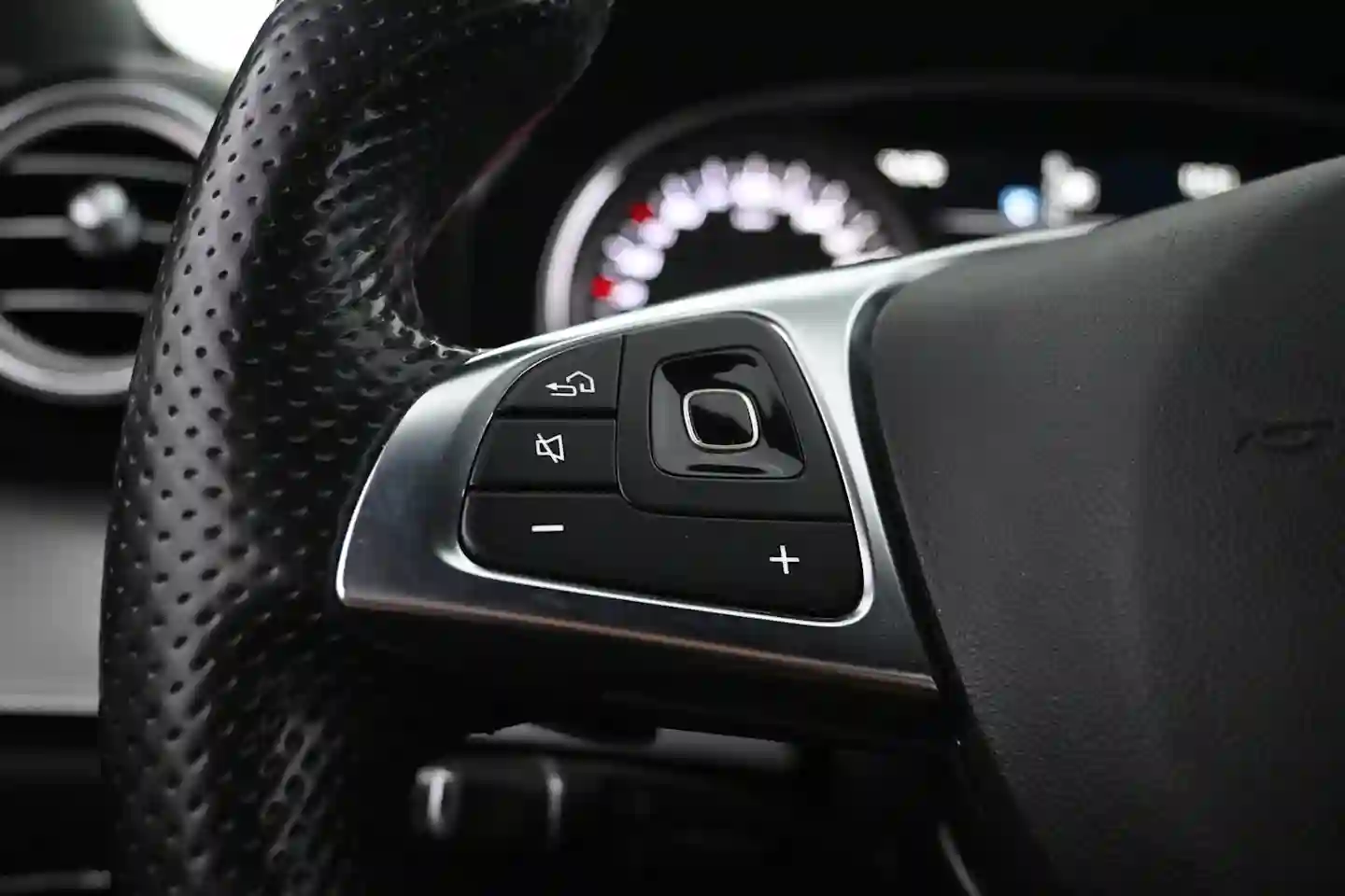 Car Image - 4tVp0VgP9OgwdiJmDYGnCe