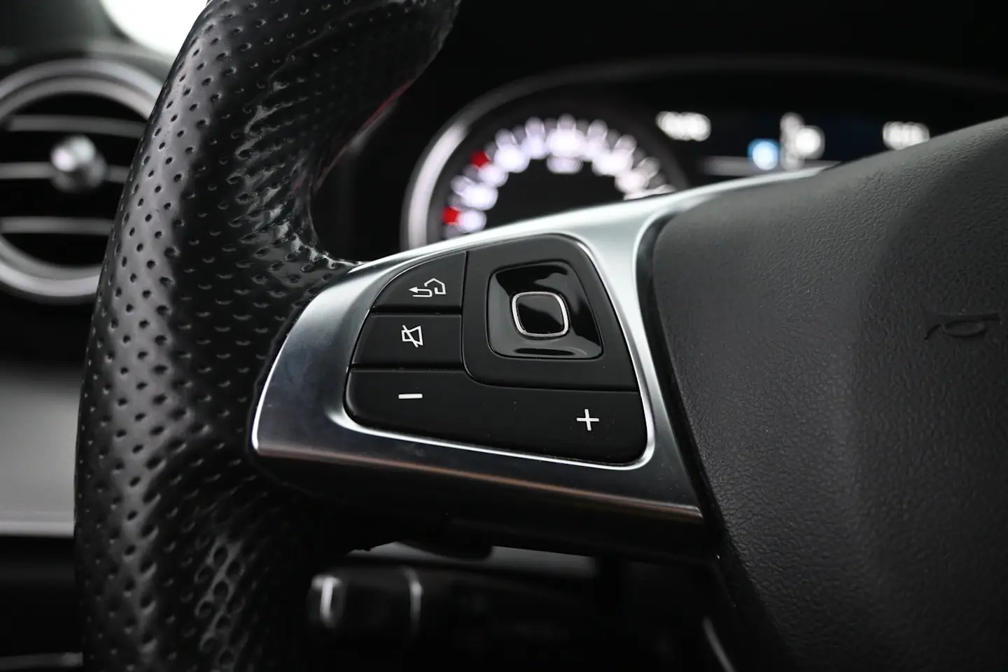 Car Image - 4tVp0VgP9OgwdiJmDYGnCe