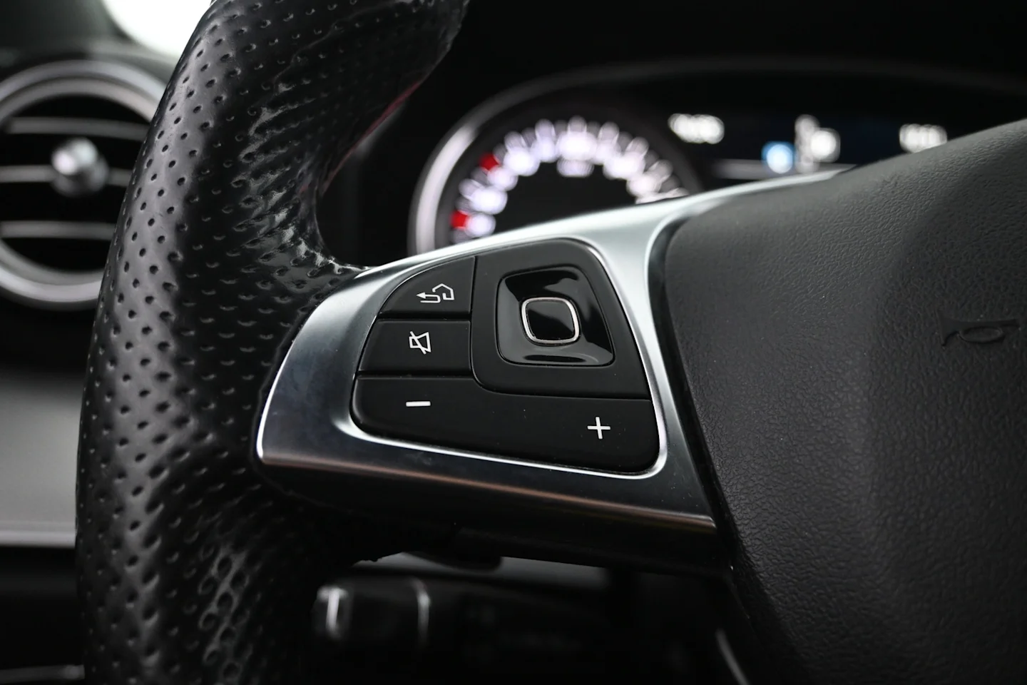 Car Image - 4tVp0VgP9OgwdiJmDYGnCe