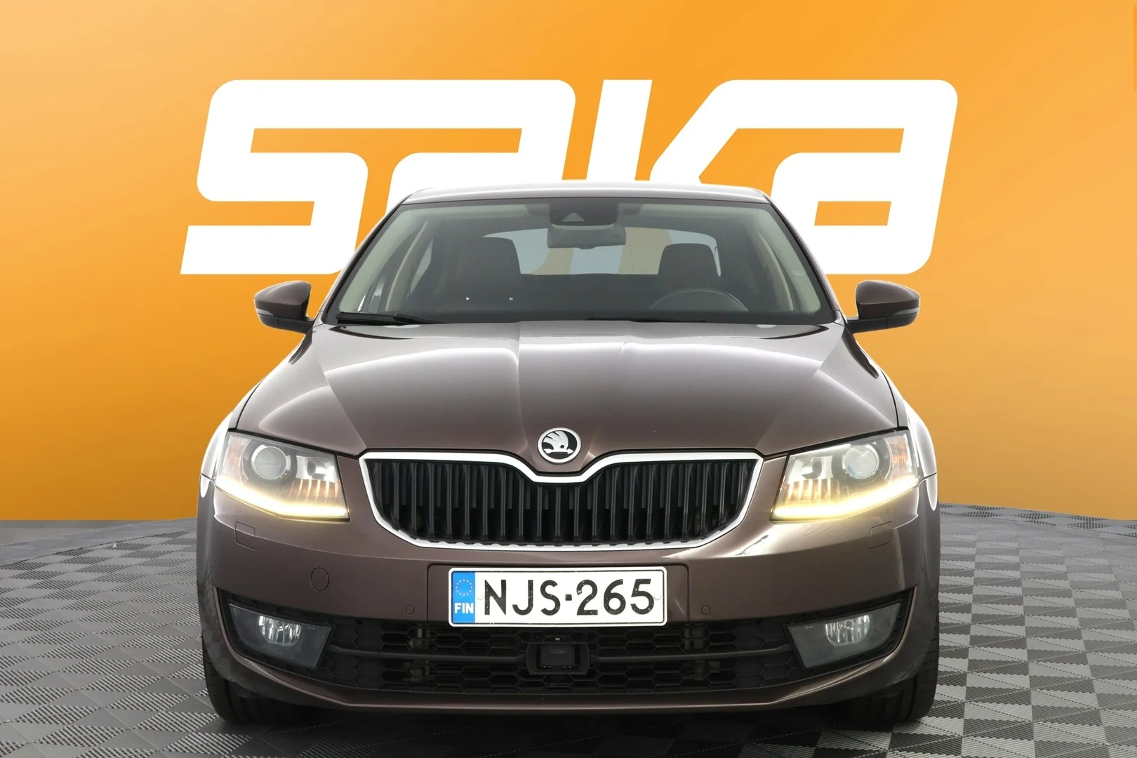 Car Image - 35xFRN5wE2tRrpM05gO0T9