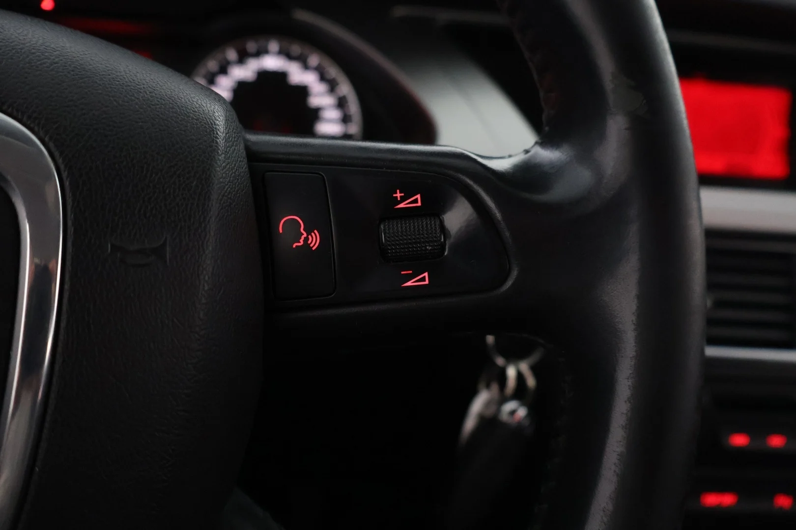 Car Image - 4SvhZ1CYlYTE49sXUQfoF