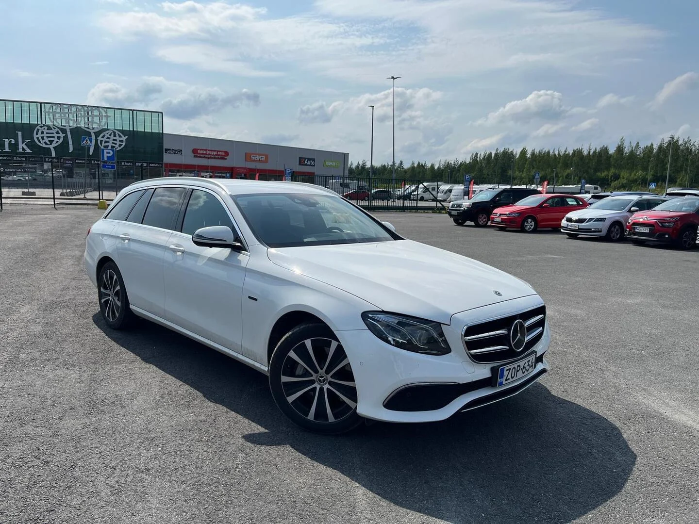 Car Image - ueh2S4APljG8v5hHrxUx7