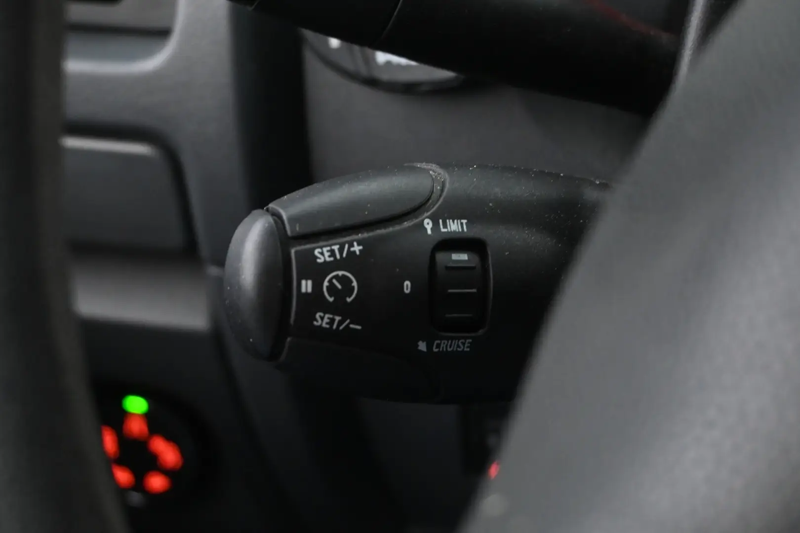 Car Image - 3c6qxoIu3HscDFIkZTtOsJ