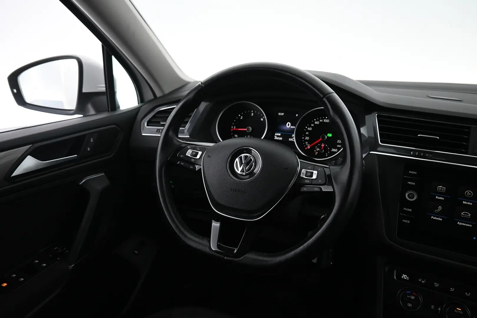 Car Image - 2Lo66UZKFpDlumonoHXi0G